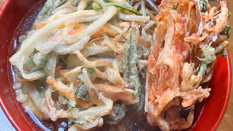 コッヘルかき揚げのせの裁ち蕎麦が美味しい